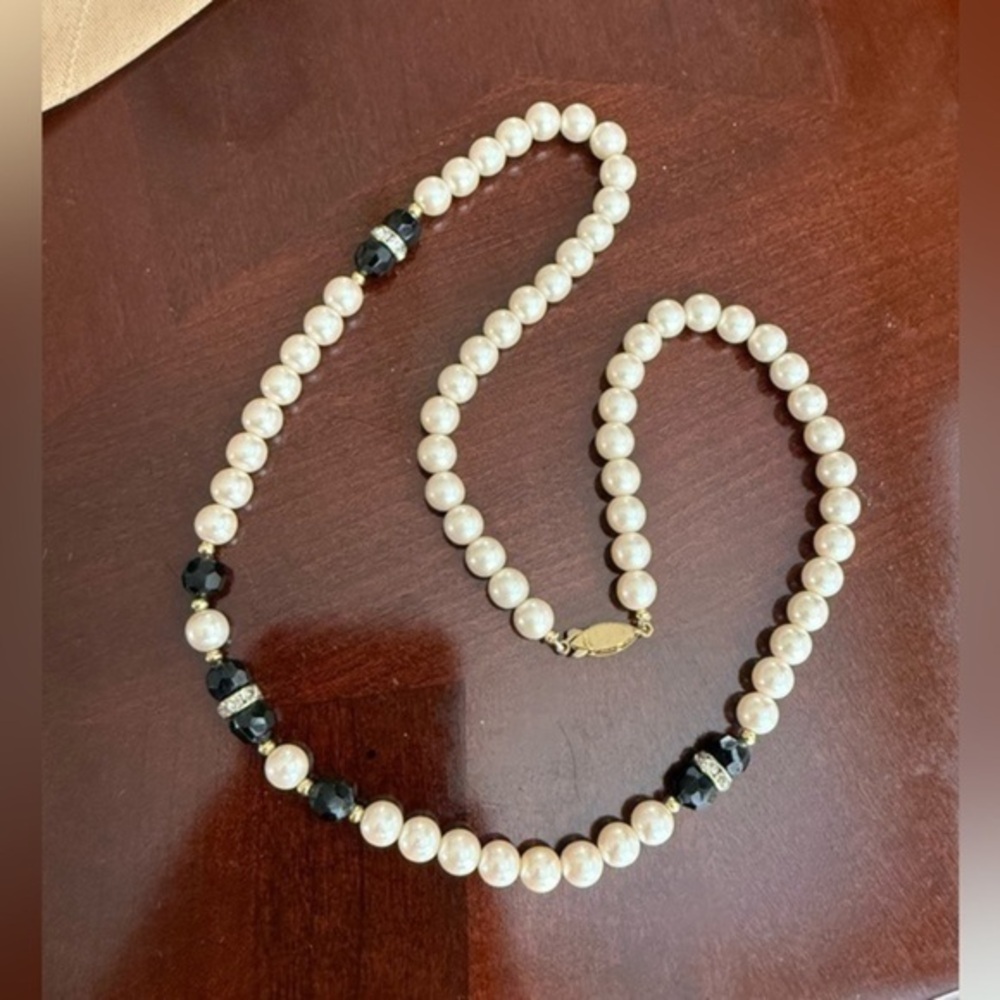 Vintage Faux Pearl Necklace